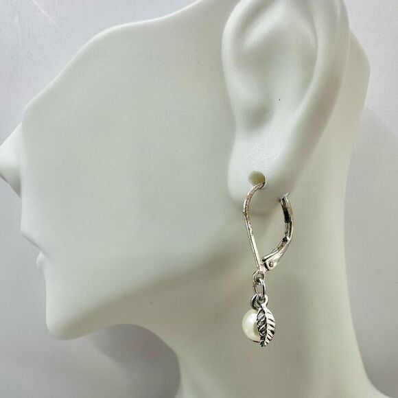 Silver tone faux Pearl leaf earrings - Picture 1 of 5